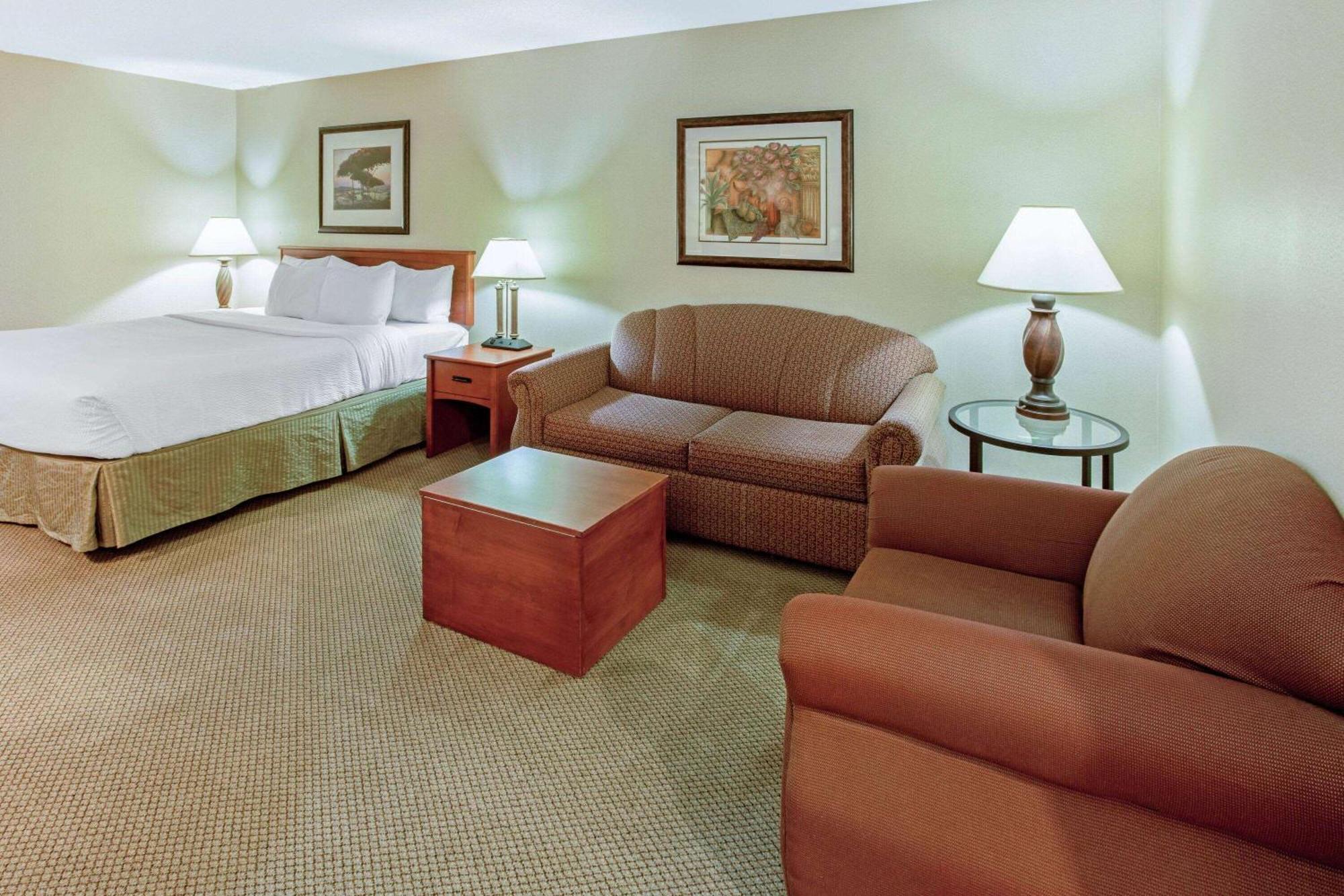 Hotel La Quinta By Wyndham College Avenue 3*
